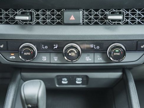 Certified 2025 Honda Accord SE image 18