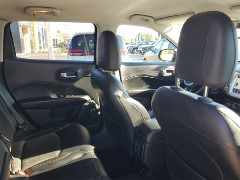 Used 2017 Jeep Compass Latitude w/ Popular Equipment Group image 32