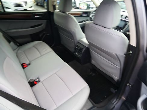 Used 2018 Subaru Outback 2.5i Limited AWD/4WD image 23