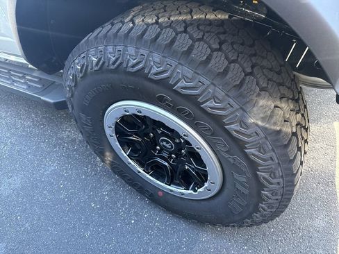 New 2025 Ford Bronco 2-Door w/ Sasquatch Package AWD/4WD image 21