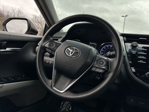 Used 2019 Toyota Camry LE image 19