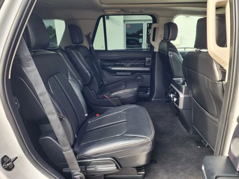 Used 2019 Ford Expedition Platinum image 13