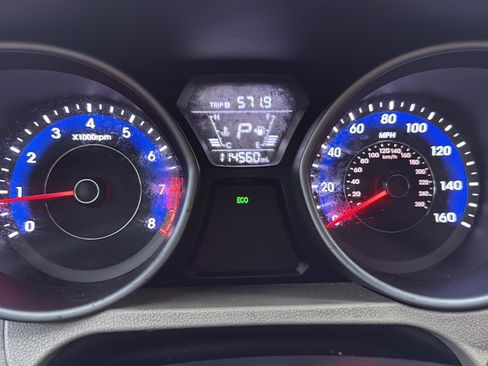 Used 2015 Hyundai Elantra SE image 15