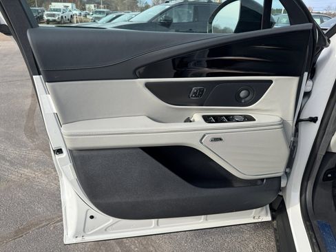 New 2026 Lincoln Nautilus Reserve w/ Jet Appearance Package image 24