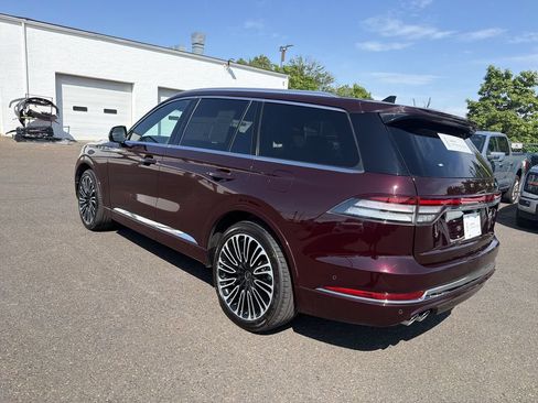 Certified 2023 Lincoln Aviator Black Label w/ Dynamic Handling Package AWD/4WD image 3