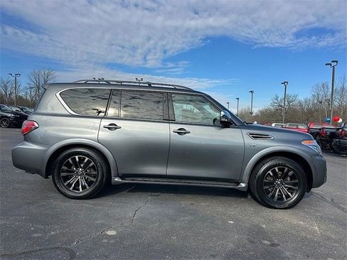 Used 2017 Nissan Armada Platinum w/ Interior Lighting Package image 4