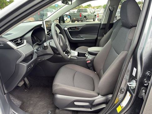Used 2025 Toyota RAV4 LE AWD/4WD image 15