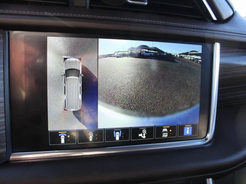 Used 2022 GMC Yukon XL Denali w/ Denali Premium Package image 34