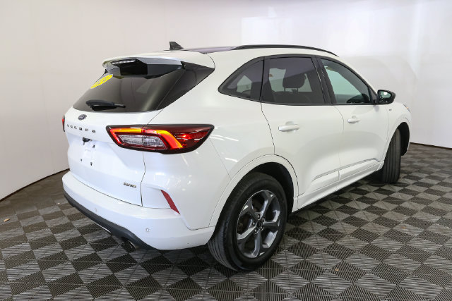 Used 2024 Ford Escape ST-Line w/ Tech Pack #1 AWD/4WD image 13