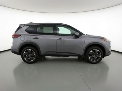 Used 2025 Nissan Rogue SV FWD image 11