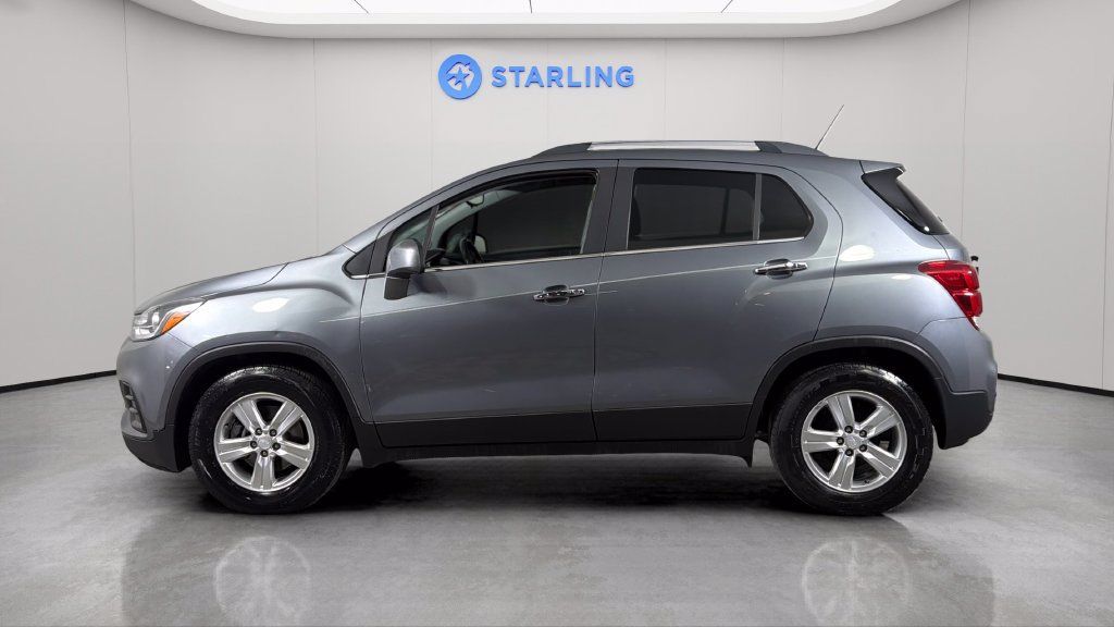 Used 2020 Chevrolet Trax LT w/ LT Convenience Package FWD image 3
