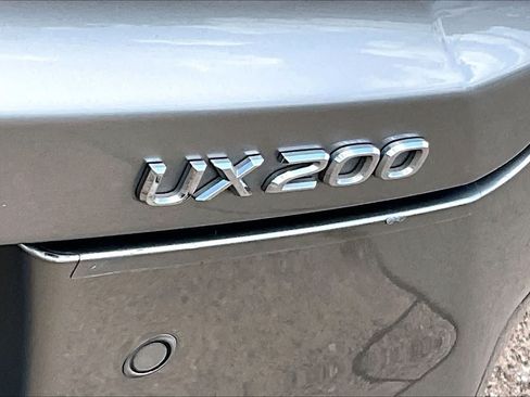 Used 2020 Lexus UX 200 w/ Premium Package FWD image 7