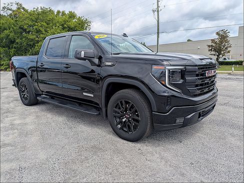 Used 2023 GMC Sierra 1500 Elevation w/ Elevation Premium Package AWD/4WD image 2