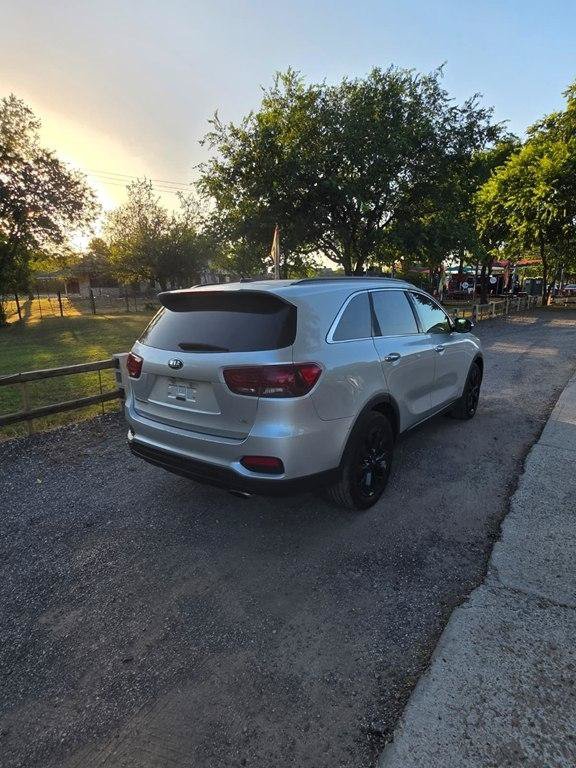 Used 2019 Kia Sorento S FWD image 3