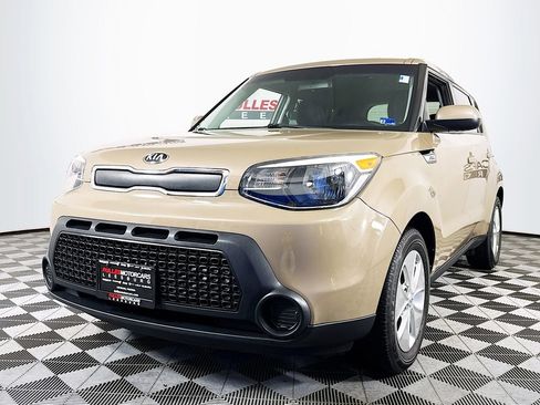 Used 2016 Kia Soul Base image 3