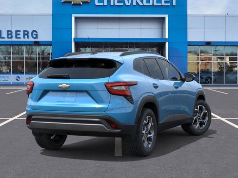 New 2026 Chevrolet Trax LT w/ Driver Confidence Package image 28