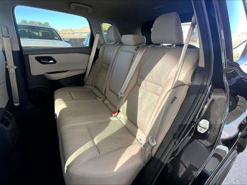 Certified 2024 Nissan Rogue SV image 19