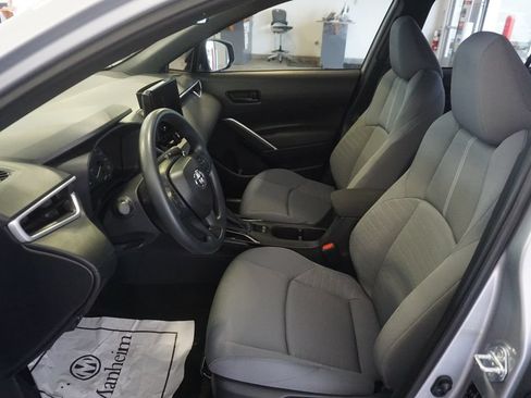 Used 2025 Toyota Corolla Cross AWD Hybrid image 16