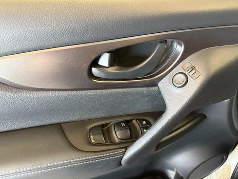 Used 2019 Nissan Rogue Sport S w/ Appearance Package image 18