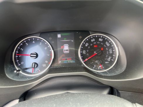 Used 2019 Toyota RAV4 LE FWD image 8
