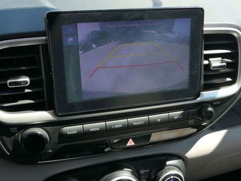 Used 2023 Hyundai Venue SEL FWD image 24