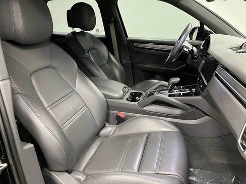 Used 2022 Porsche Cayenne Platinum Edition AWD/4WD image 56