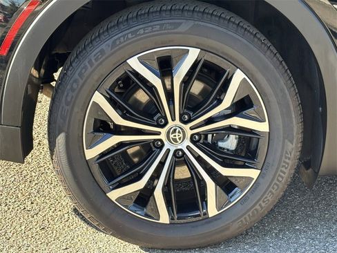 Certified 2025 Toyota Crown XLE image 12