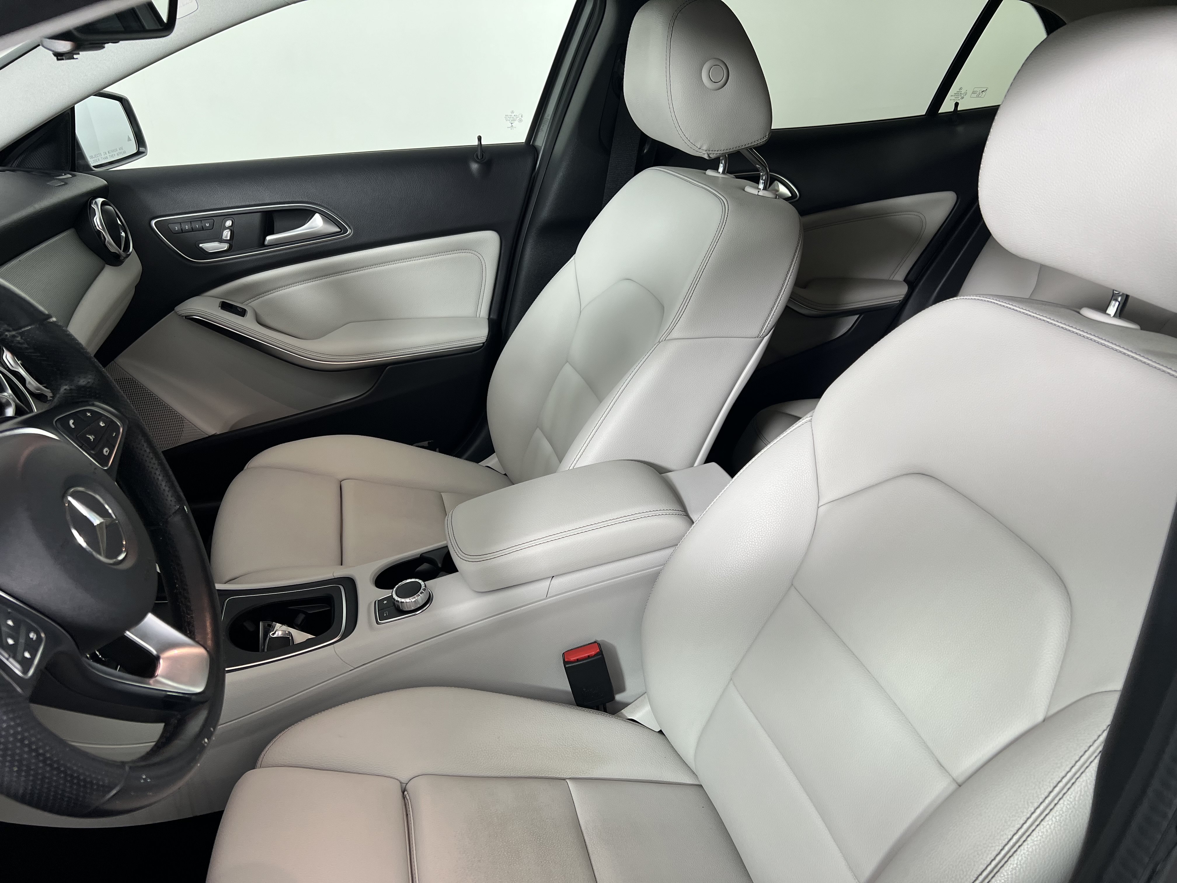 Used 2020 Mercedes-Benz GLA 250 4MATIC image 16