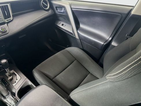 Used 2018 Toyota RAV4 XLE FWD image 21