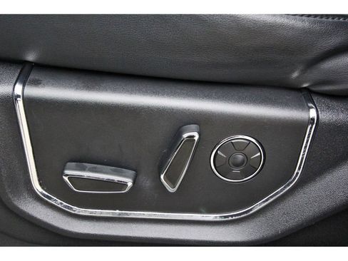 Used 2018 Ford Expedition Platinum image 27