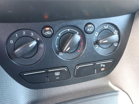 Certified 2018 Ford Transit Connect XLT image 18