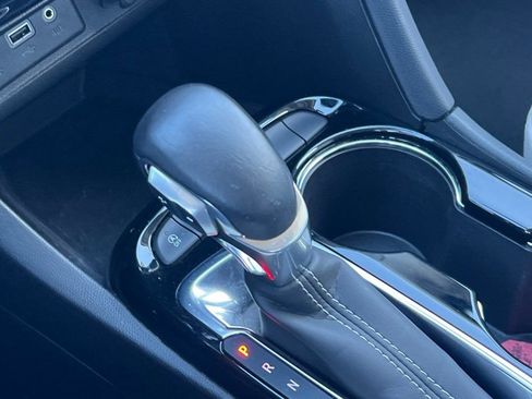 Used 2023 Buick Encore GX Select image 18