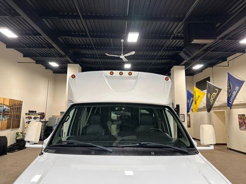 Used 2015 Ford E-350 and Econoline 350 Super Duty image 13