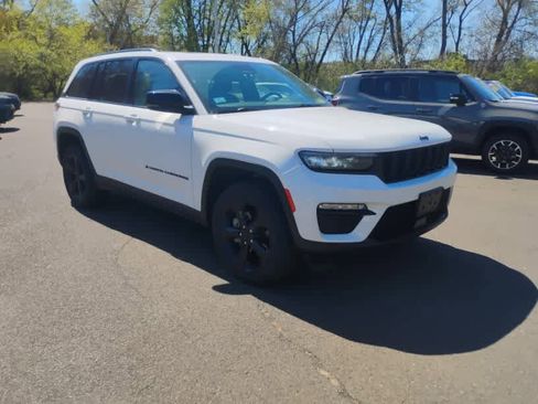 Certified 2023 Jeep Grand Cherokee Limited w/ Black Appearance Package AWD/4WD image 2