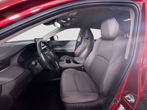 Used 2024 Toyota Venza LE AWD/4WD image 14