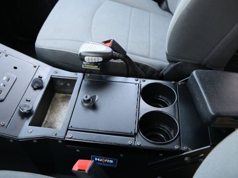 Used 2022 RAM 1500 4x4 Crew Cab Classic image 21