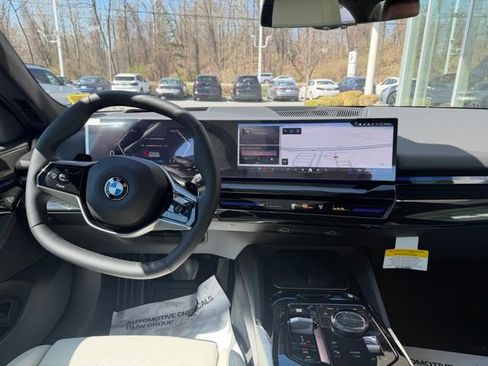 New 2026 BMW 530i xDrive w/ Premium Package image 12