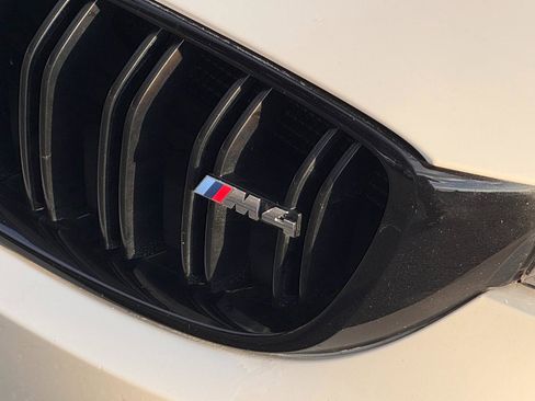 Used 2018 BMW M4 Convertible image 14