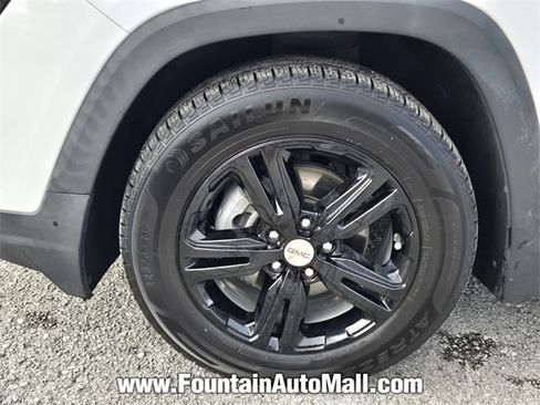 Used 2022 GMC Terrain SLE w/ Driver Convenience Package image 7