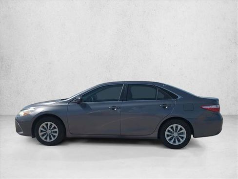 Used 2016 Toyota Camry LE image 8