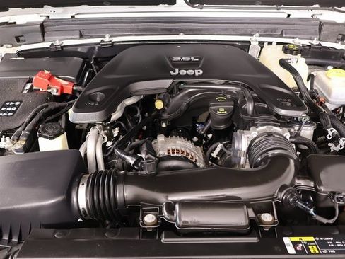 Used 2018 Jeep Wrangler Unlimited Rubicon image 19