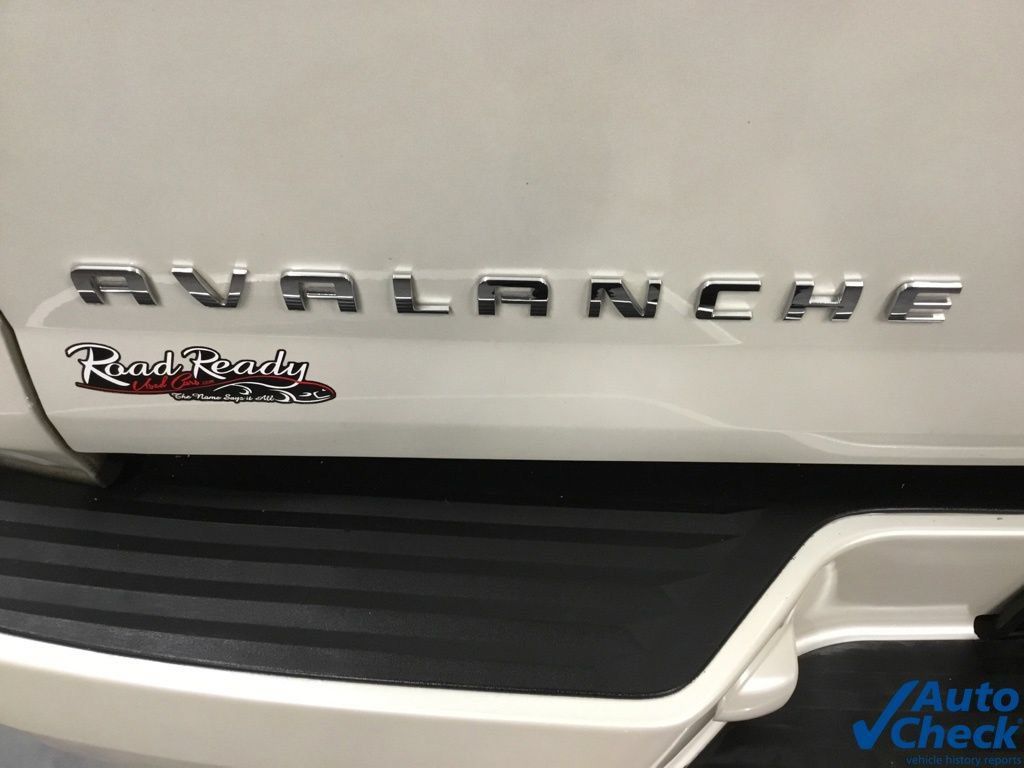 Used 2011 Chevrolet Avalanche LTZ AWD/4WD image 26