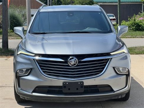 Used 2023 Buick Enclave Essence image 39