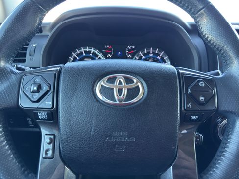 Used 2018 Toyota 4Runner TRD Off-Road Premium AWD/4WD image 15