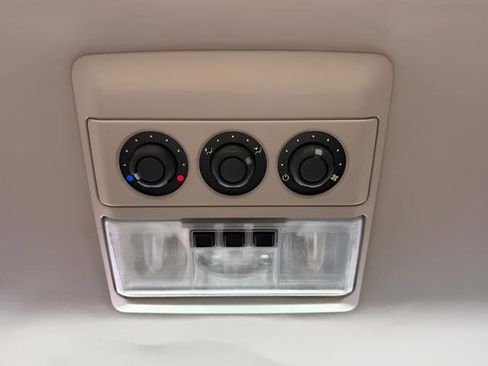 Used 2011 Land Rover LR4 HSE image 29