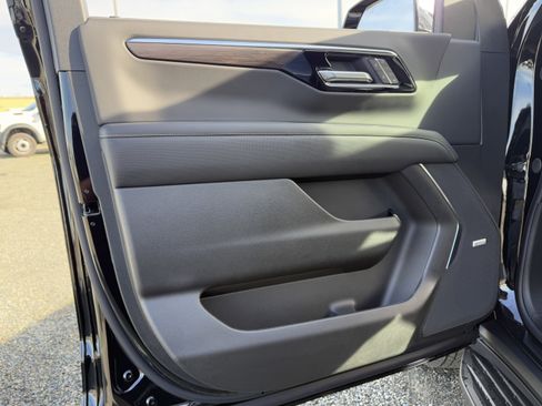 New 2026 Chevrolet Suburban Premier image 10