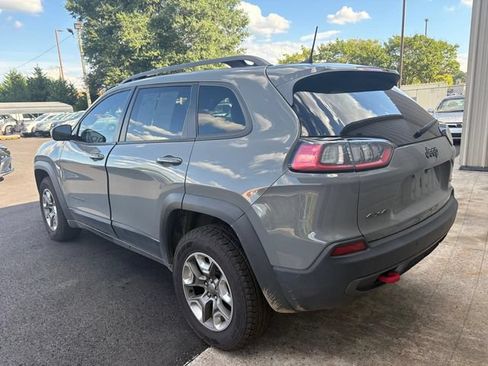 Used 2019 Jeep Cherokee Trailhawk AWD/4WD image 8