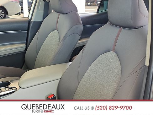 Used 2020 Toyota Camry LE FWD image 11