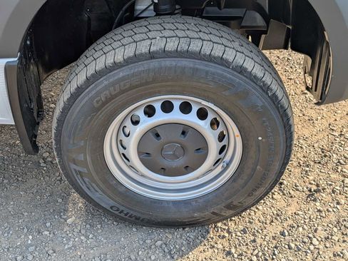 New 2025 Mercedes-Benz Sprinter 2500 image 9