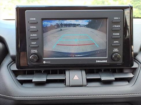 Used 2022 Toyota RAV4 LE AWD/4WD image 15